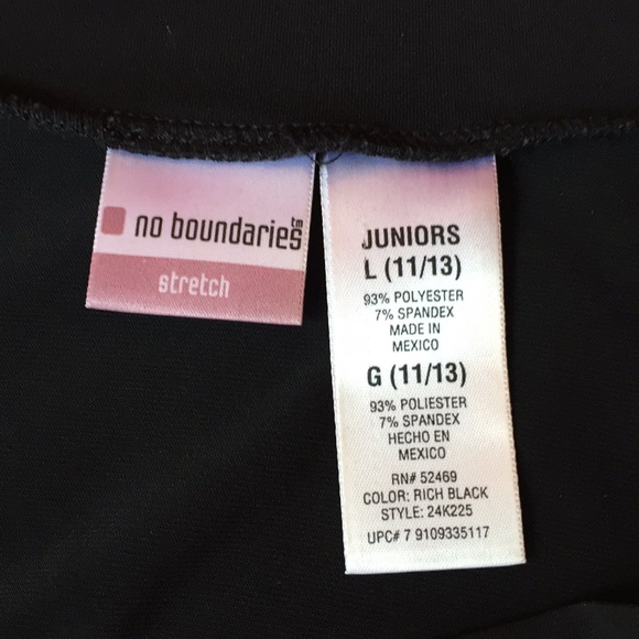 💫3/$15 Black mini skirt - Picture 2 of 9